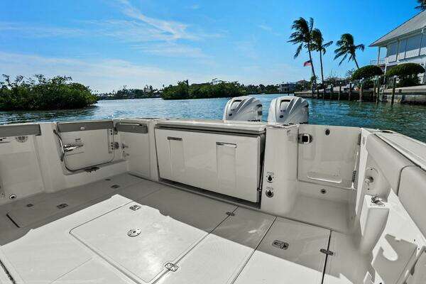 Pursuit S 358 Yacht For Sale