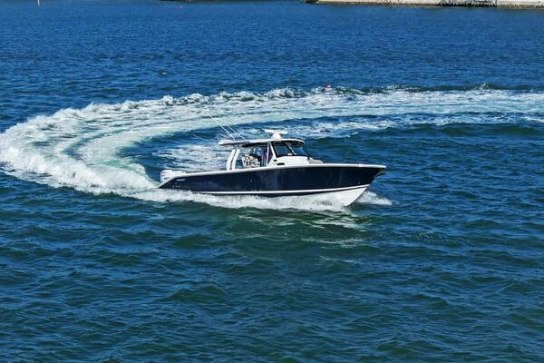36ft Pursuit Yacht For Sale