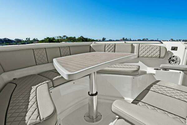 Pursuit S 358 Yacht For Sale