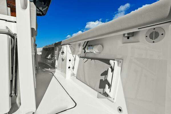 Pursuit S 358 Yacht For Sale