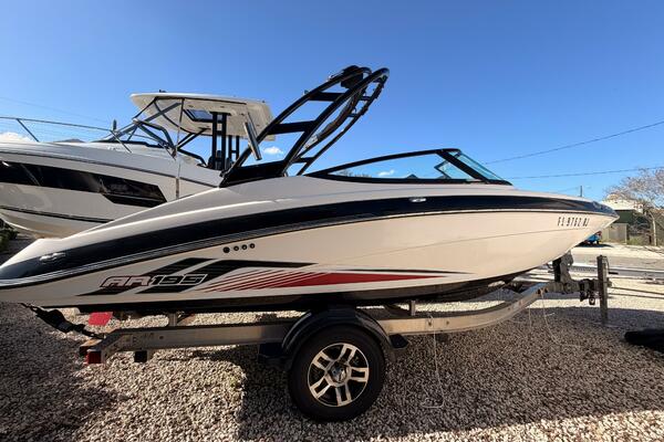 19ft Yamaha Boats Yacht For Sale