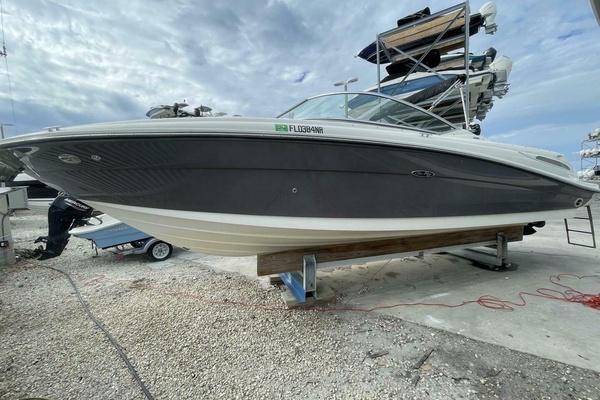 29ft Sea Ray Yacht For Sale