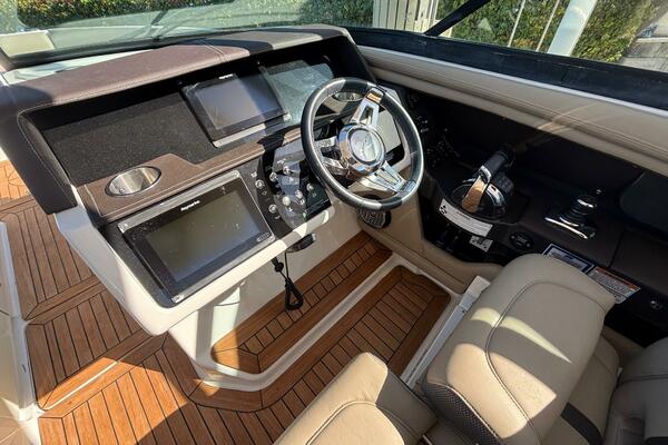 35ft Sea Ray Yacht For Sale