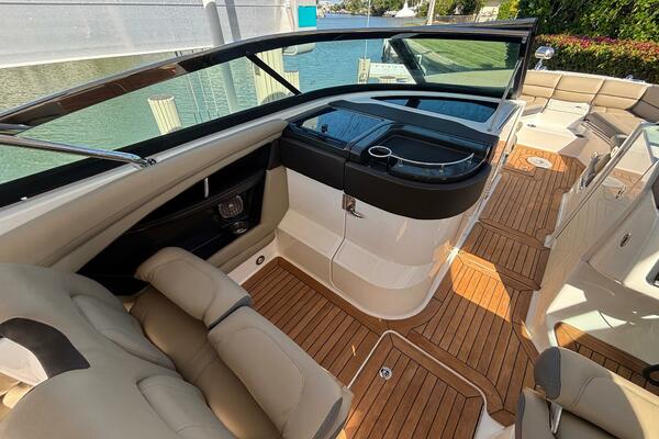 35ft Sea Ray Yacht For Sale