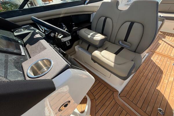 35ft Sea Ray Yacht For Sale