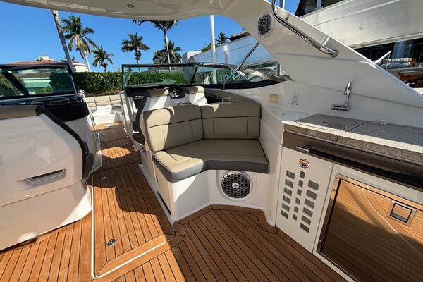 35ft Sea Ray Yacht For Sale