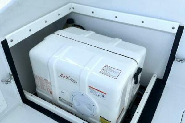 32ft Mabry Yacht For Sale