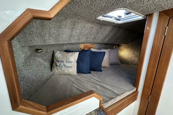 32ft Mabry Yacht For Sale