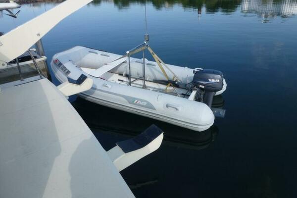 47ft Maine Cat Yacht For Sale