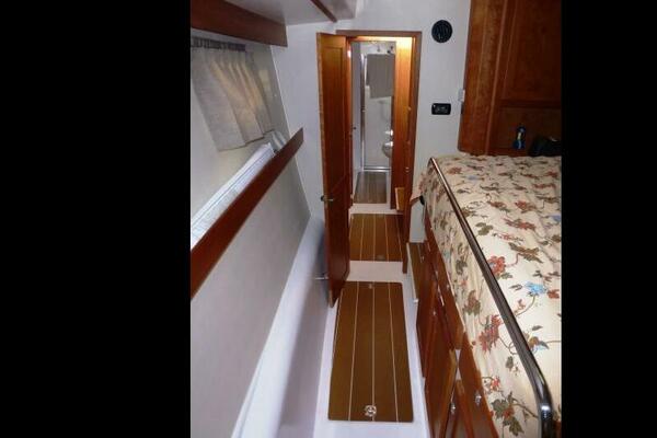 47ft Maine Cat Yacht For Sale