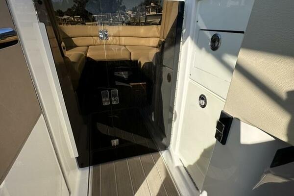 29ft Regal Yacht For Sale