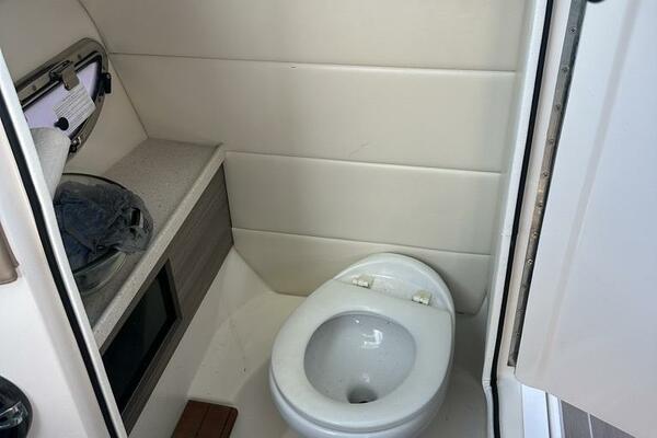 29ft Regal Yacht For Sale