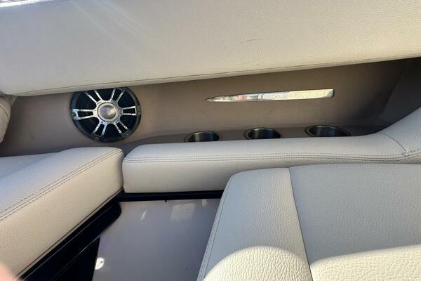 29ft Regal Yacht For Sale