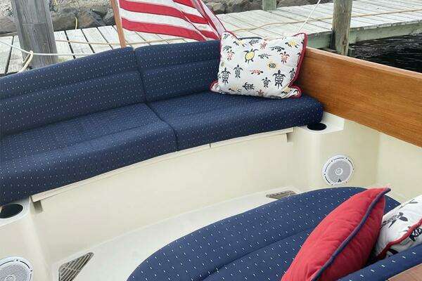 Hinckley Picnic 36 EP Yacht For Sale