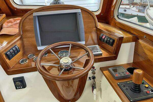 Hinckley Picnic 36 EP Yacht For Sale