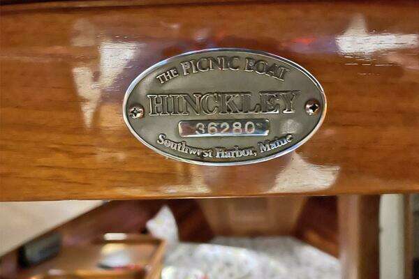Hinckley Picnic 36 EP Yacht For Sale