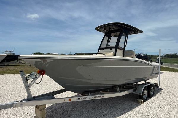 Photo of the 2016 Scout 220 XSF
