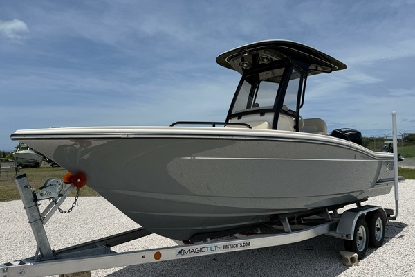 Photo of the 2016 Scout 220 XSF