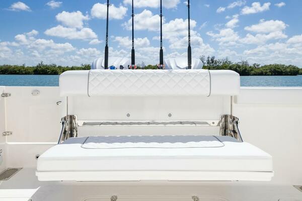 32ft Pursuit Yacht For Sale