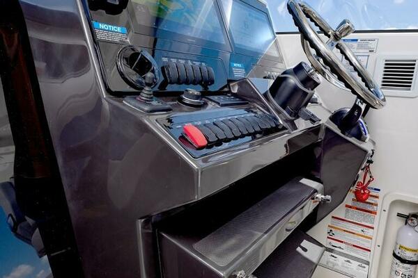 32ft Pursuit Yacht For Sale