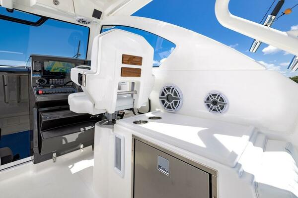 32ft Pursuit Yacht For Sale