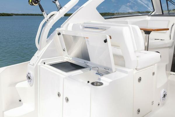 32ft Pursuit Yacht For Sale