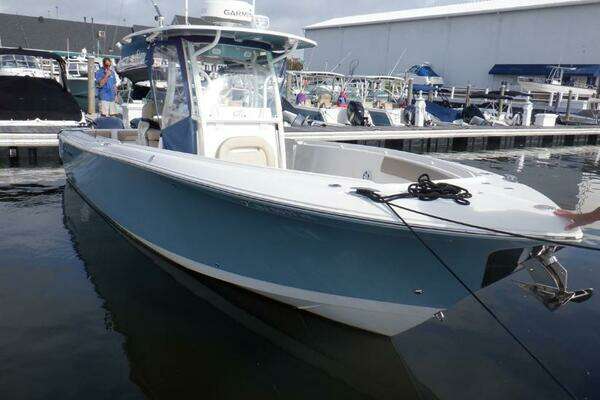 Photo of the 2017 Sailfish 290 CC