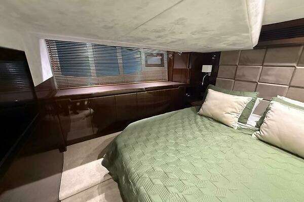 Galeon 485 HTS Yacht For Sale
