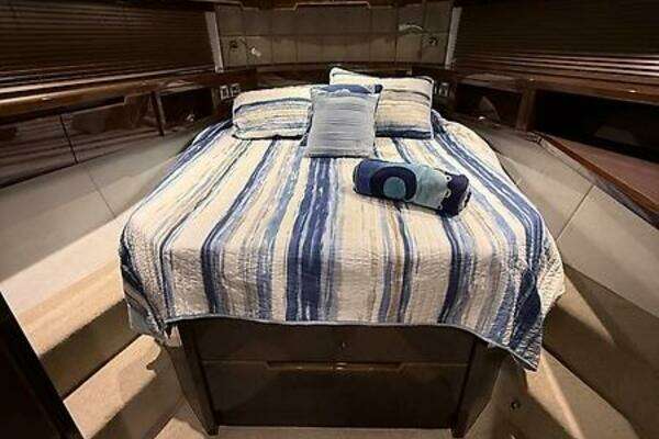 Galeon 485 HTS Yacht For Sale