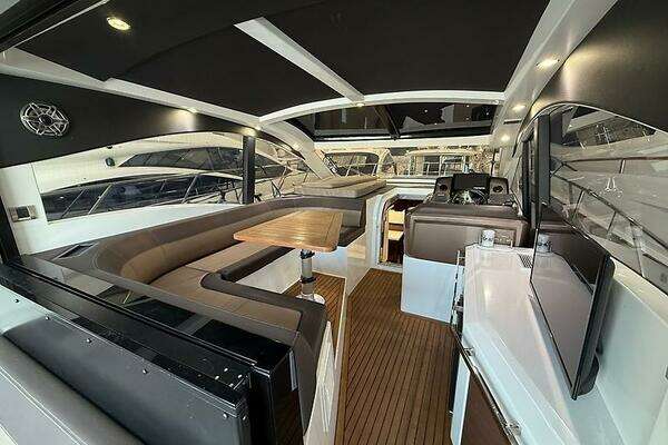 Galeon 485 HTS Yacht For Sale