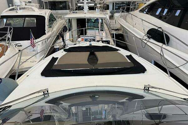 Galeon 485 HTS Yacht For Sale