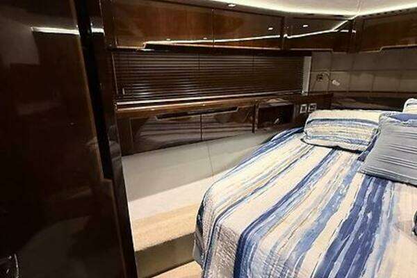 Galeon 485 HTS Yacht For Sale