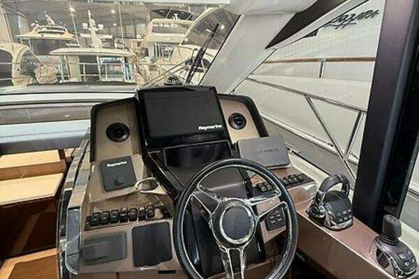 Galeon 485 HTS Yacht For Sale