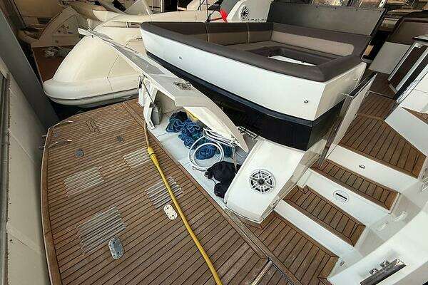 Galeon 485 HTS Yacht For Sale