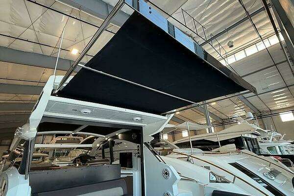Galeon 485 HTS Yacht For Sale
