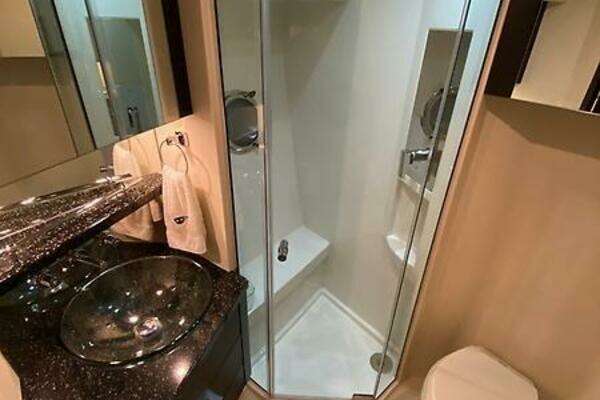 Marquis 500 Sport Bridge Yacht For Sale