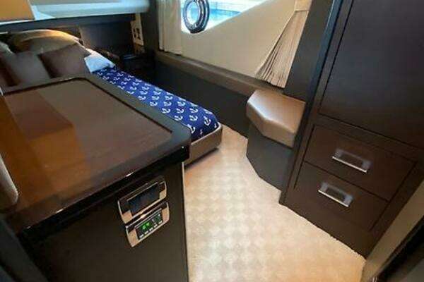 Marquis 500 Sport Bridge Yacht For Sale