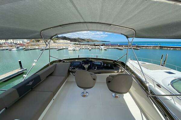 Marquis 500 Sport Bridge Yacht For Sale