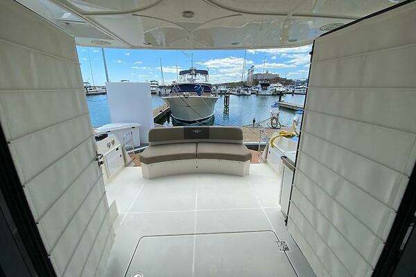 Marquis 500 Sport Bridge Yacht For Sale