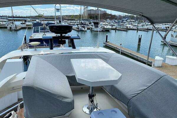 Marquis 500 Sport Bridge Yacht For Sale