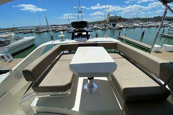Marquis 500 Sport Bridge Yacht For Sale