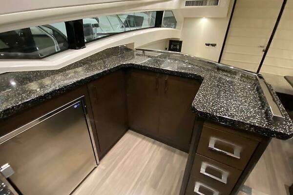 Marquis 500 Sport Bridge Yacht For Sale