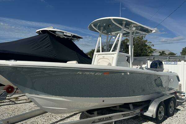 Photo of the 2021 Sea Hunt Ultra 219