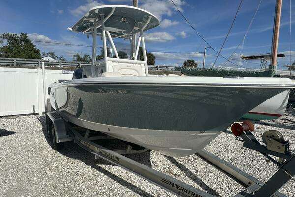 Photo of the 2021 Sea Hunt Ultra 219