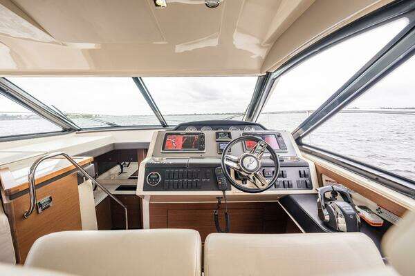 Sea Ray 510 Sundancer Yacht For Sale