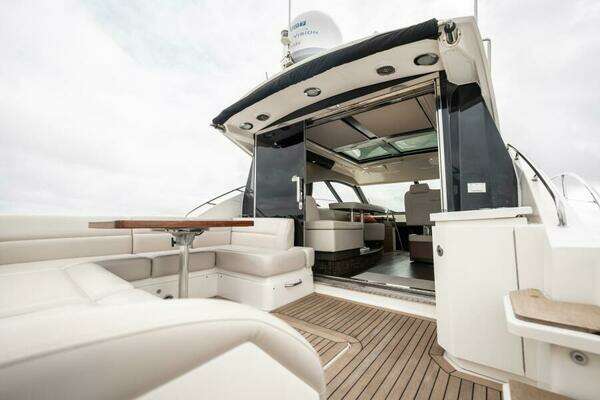 Sea Ray 510 Sundancer Yacht For Sale