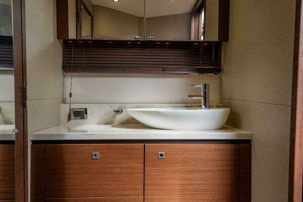 Sea Ray 510 Sundancer Yacht For Sale