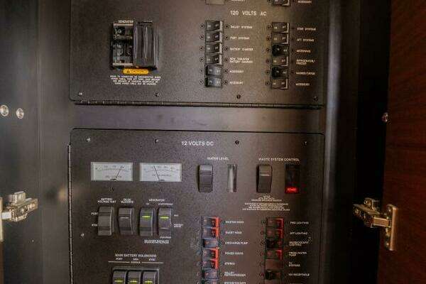 Sea Ray 510 Sundancer Yacht For Sale