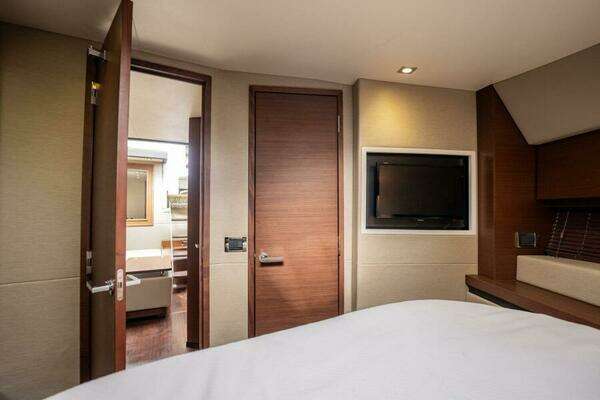 Sea Ray 510 Sundancer Yacht For Sale