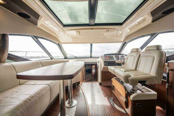 Sea Ray 510 Sundancer Yacht For Sale